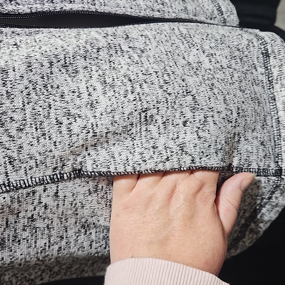 Athletic zip up vest - Picture 2 of 5